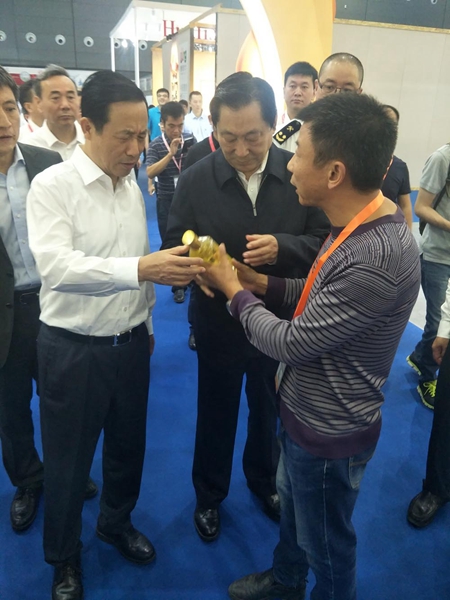 九游老哥J9俱乐部,油茶种植生产加工销售,植物油种植生产加工销售 九游老哥J9俱乐部,油茶种植生产加工销售,植物油种植生产加工销售
