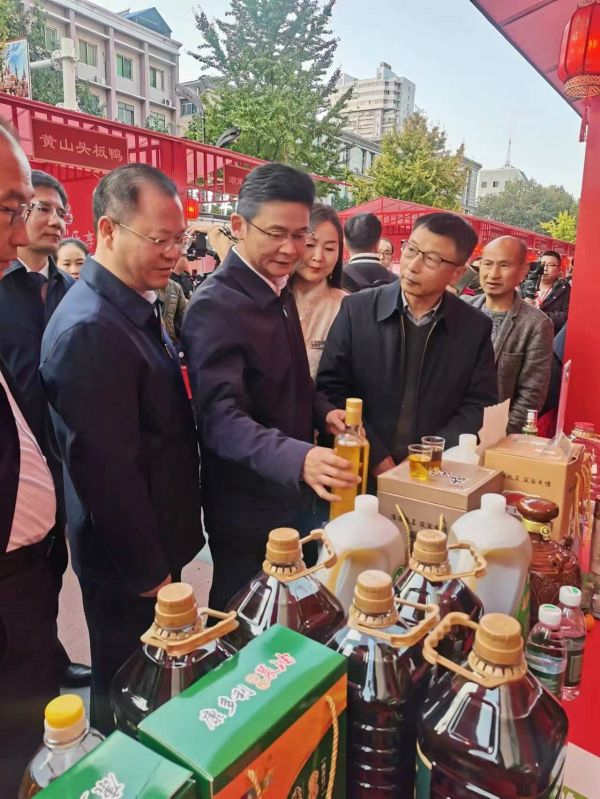 九游老哥J9俱乐部,油茶种植生产加工销售,植物油种植生产加工销售 九游老哥J9俱乐部,油茶种植生产加工销售,植物油种植生产加工销售